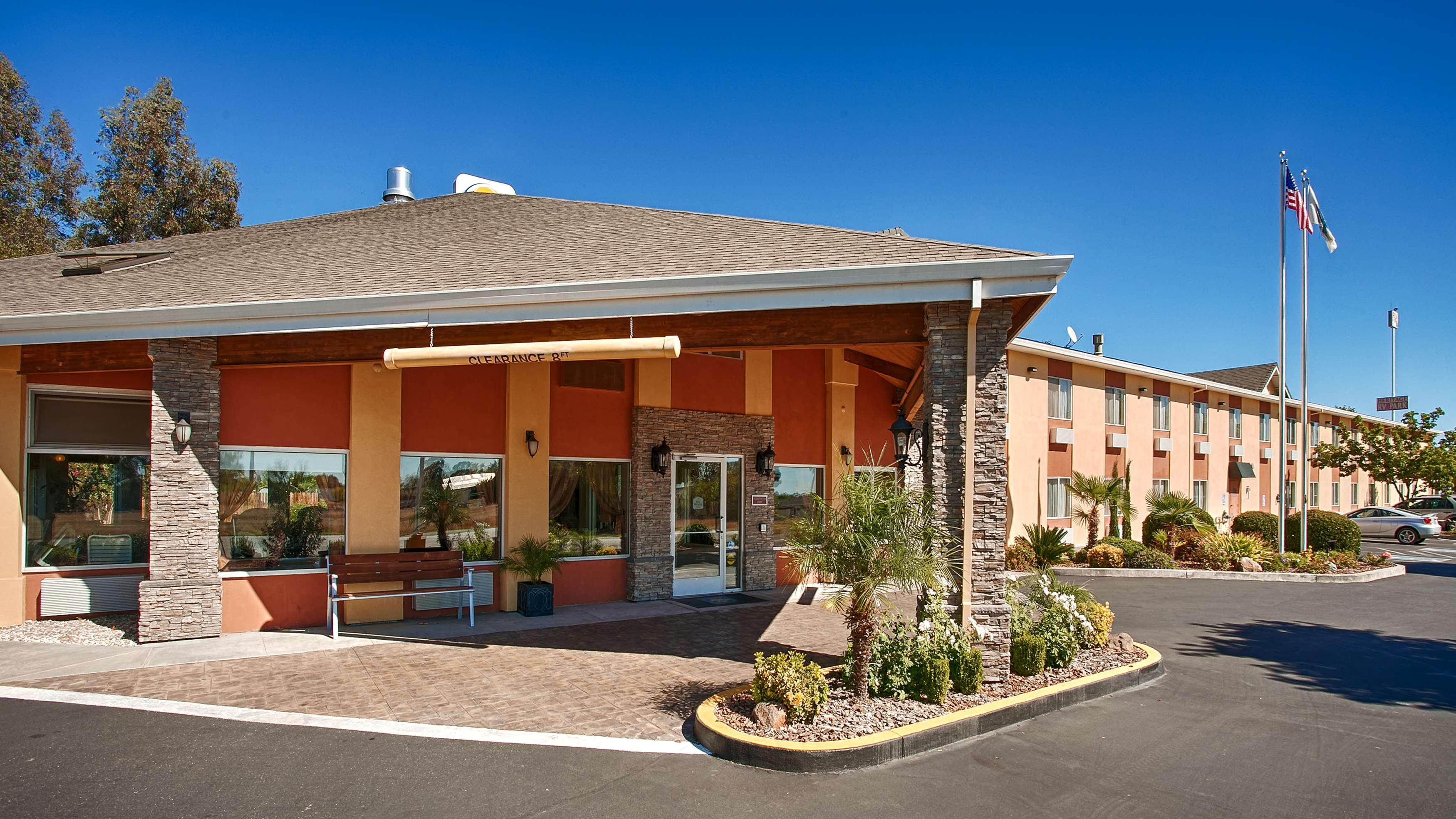 Best Western Plus Corning Inn Exterior photo