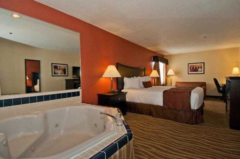 Best Western Plus Corning Inn Room photo